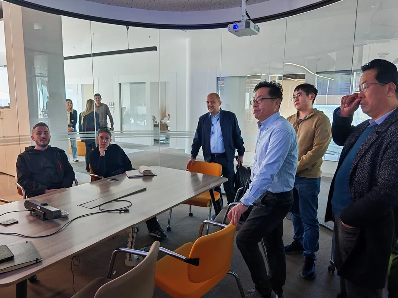 Technical discussions during TENORCHEM’s visit to an overseas customer’s wood-processing plant